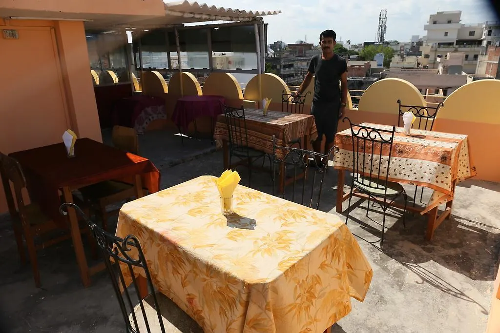 Maa Vaishno Guest House Varanasi